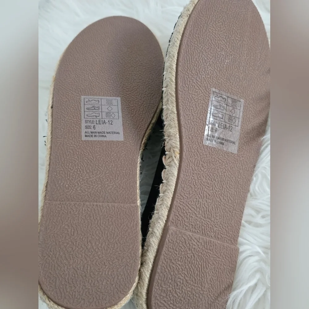 Yoki Lela Slip on Black Women's Espadrilles Size 6 🌴